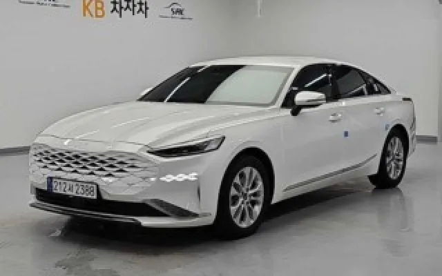 K8하이브리드 중고차 K8 2.5 2WD 매물 사진 11 - 2024/02 47,440km